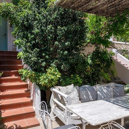 Odyssey Suites Pórosz Kültér fotó