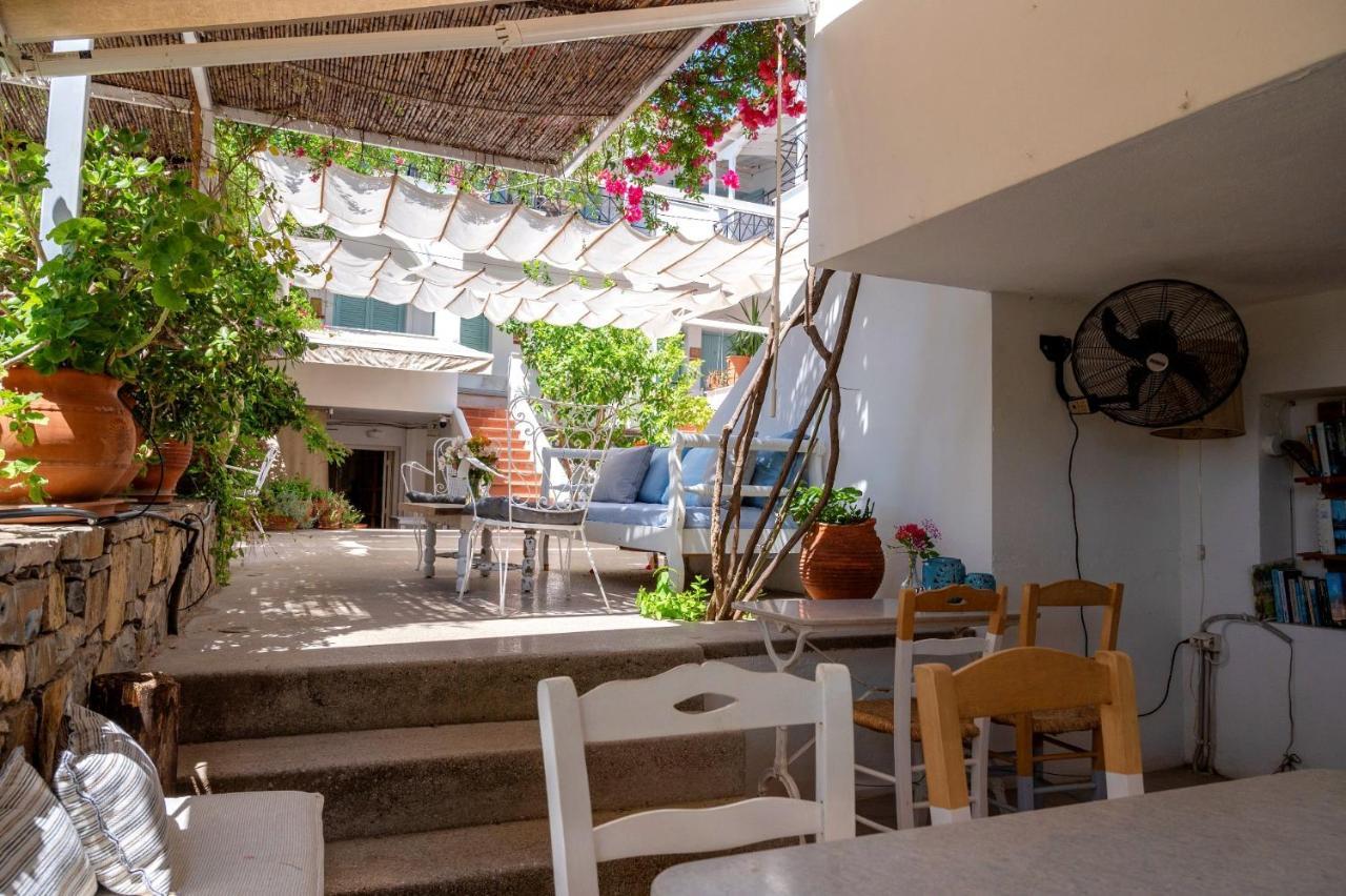 Odyssey Suites Pórosz Kültér fotó