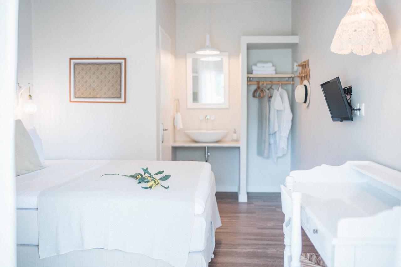 Odyssey Suites Pórosz Kültér fotó